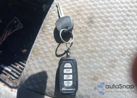 2013 Toyota Tacoma Base V6 z USA, uszkodzony, nr VIN 3TMLU4EN4DM126328